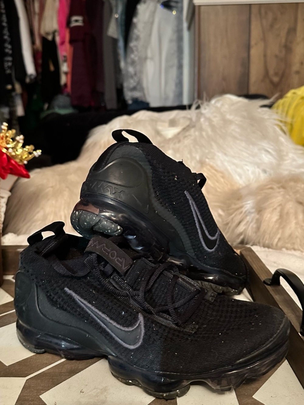 Nike Black VaporMax Flyknit Athletic Sneakers